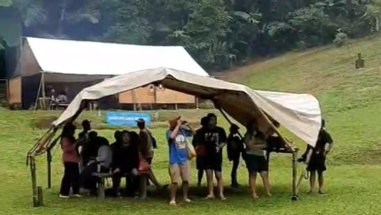 Foto : Rifqi Fajri. Maison Bale yang terletak di lembah antara panggung Kipas dan Warung Makan, menjadi tempat singgah bagi para pengunjung