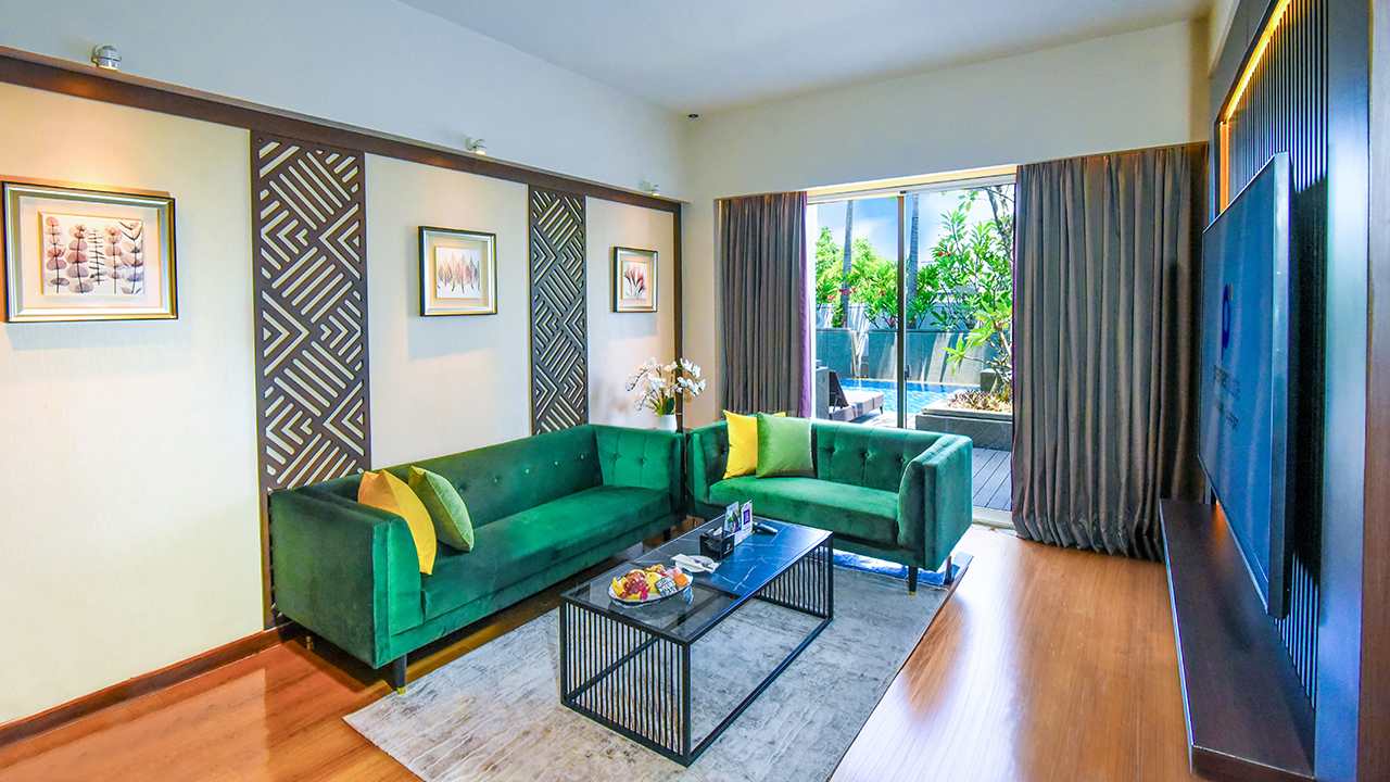 Premier Place Hotel_0001_SUITE ROOM 1