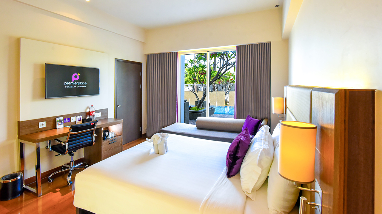 Premier Place Hotel_0003_PREMIER POOL ACCESS