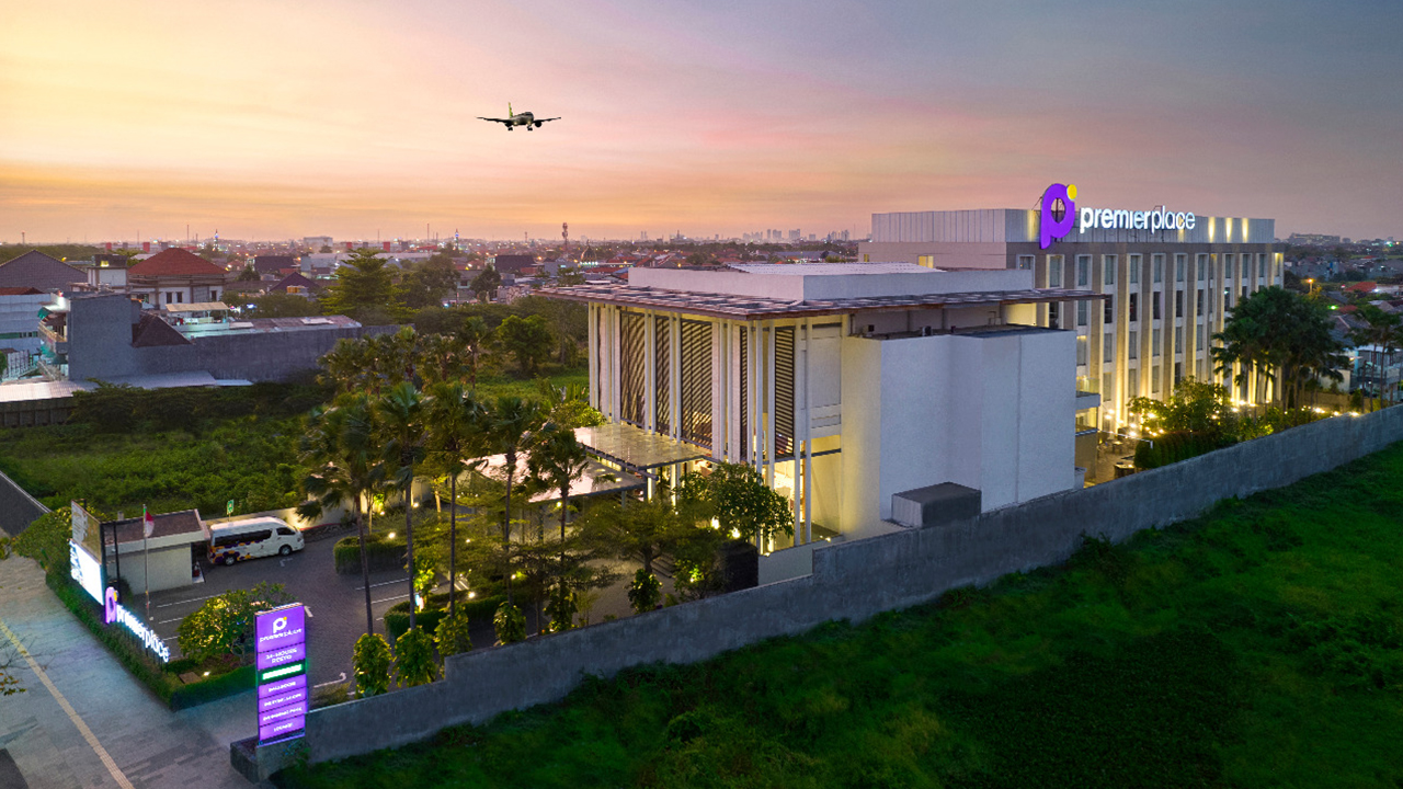 Premier Place Hotel_0005_FACADE PLANE